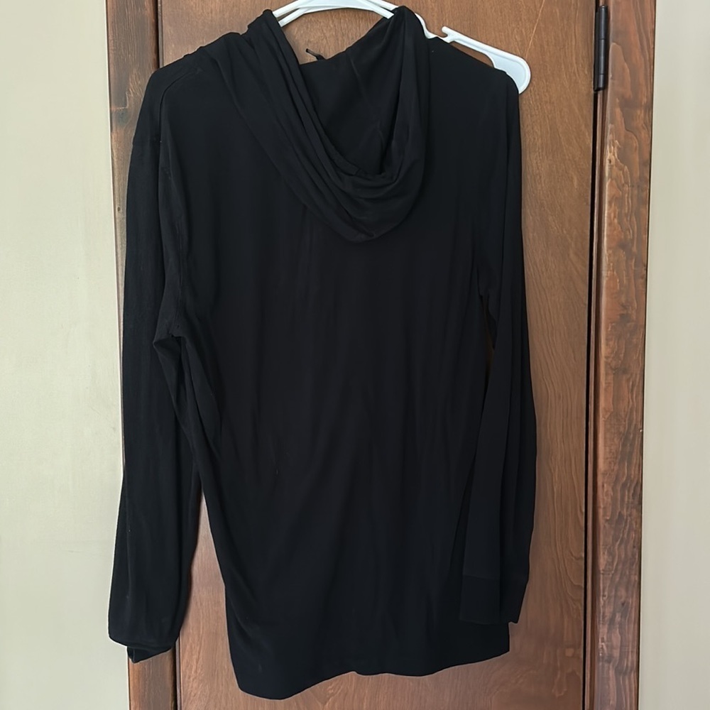NBA long sleeve hoodied tee size M